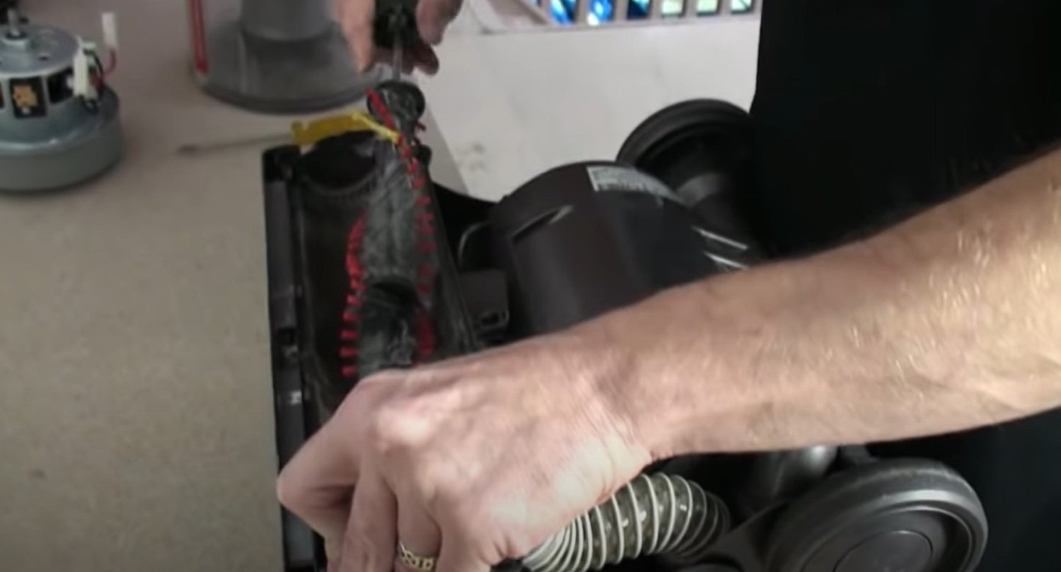 Dyson Motor Replacement remove the brush roll